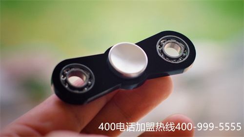 (400電話靠譜代理商)(企業(yè)在400電話辦理中如何選擇合適的代理商？)